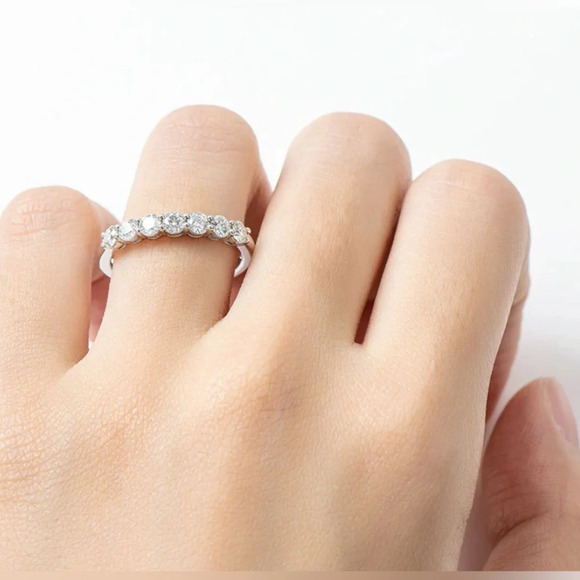 GOLD Elegant Half Eternity Moissanite Ring 0.7CT SZ.8 - Picture 3 of 6